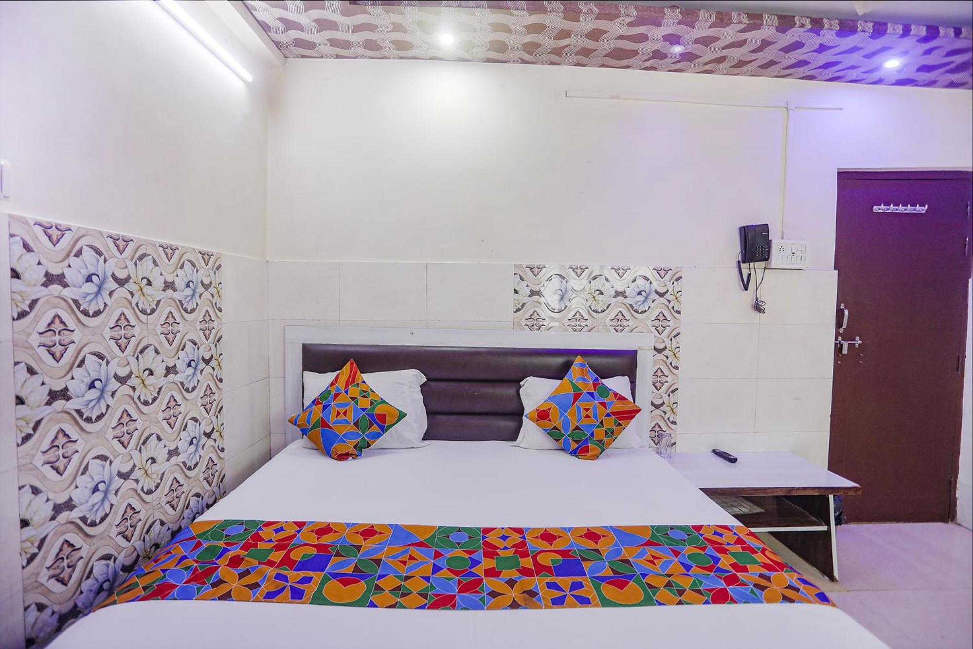 OYO 69930 Hotel Kanha Dham Kanpur Exterior foto